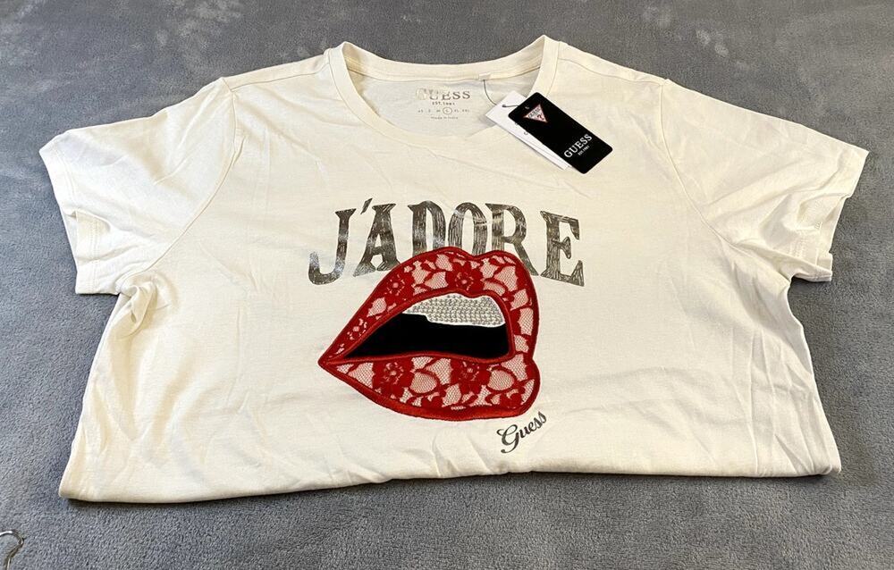 NWT Guess J’Adore Lips Graphic Tee Cream Glam Women's Size Large